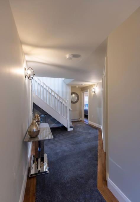 Luxury Town Centre Apartment Cookstown Exterior photo